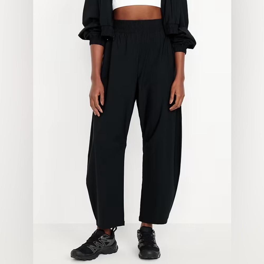 Old Navy SleekTech Barrel Pants